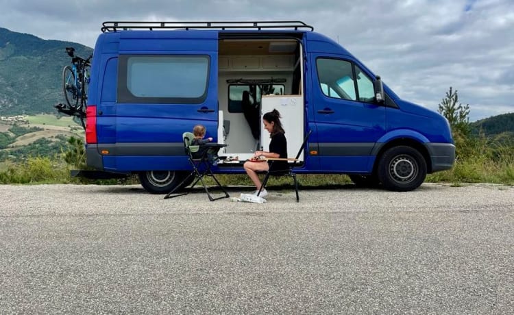 Volkswagen bus voor duo of klein gezin klaar voor nieuwe roadtrip