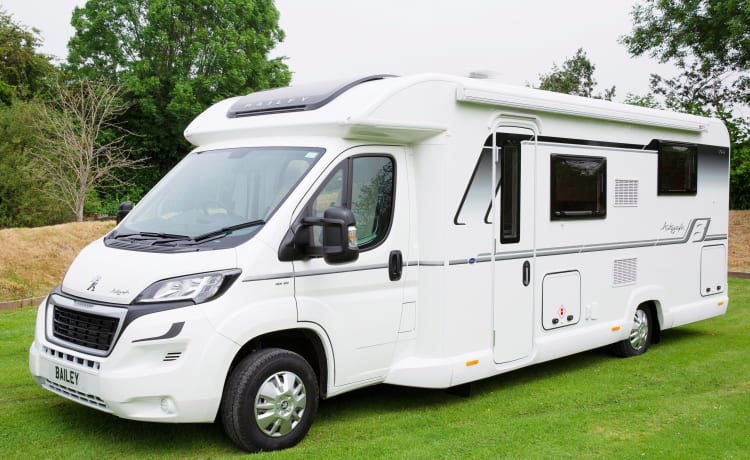 6 berth Bailey semi-integrated from 2017