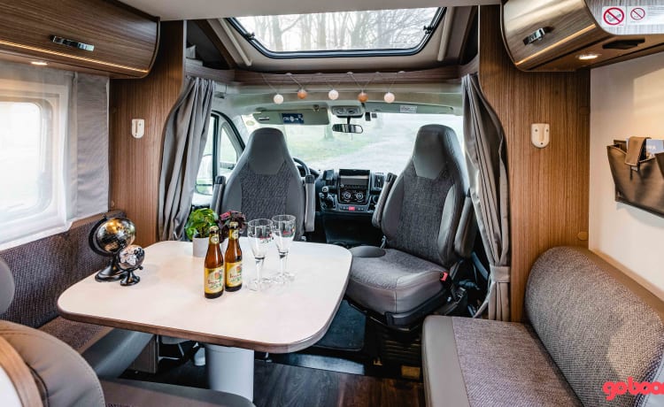 Mobil-home de luxe semi-intégré à partir de 2020