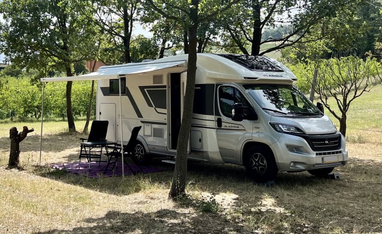 Coral suite on wheels – Luxus 2 Personen Adria Coral 650DL Automatik Teilintegrierter ab 2022