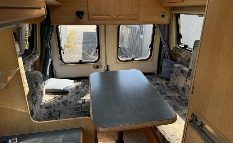 Adria Mobil Duett 2 persoons camper uit 2004 (fiat ducato 2.3 JTD)