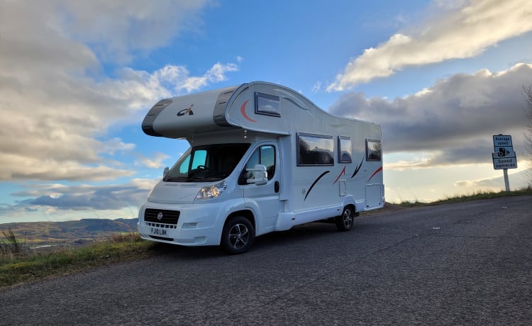 Simon – Famiglia Fiat Carioca 706 6Posti letto/6 Cinghie Noleggio camper