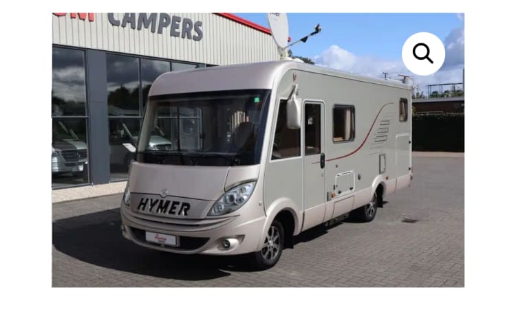 Golden Moments Getaway – Spacious Hymer for two people