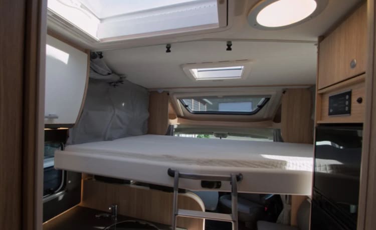 Sunlight T65 – Hele mooie ruime 4 persoons Sunlight camper uit 2022, veel bergruimte.