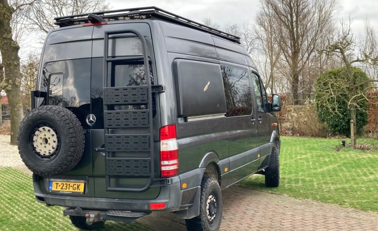 The Beast – Stoere Mercedes Sprinter 4*4 offroad alleskunner