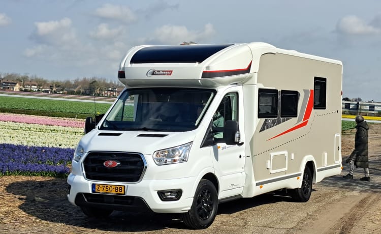 Challenger – Piacevole camper Ford 4 posti del 2023