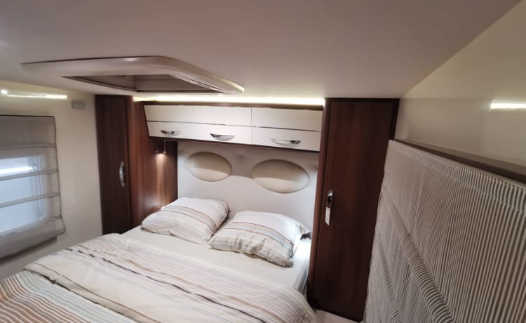 Droom op wielen! -Luxe camper met grote leefruimte!