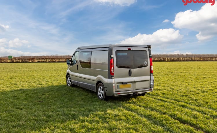 Roza – 4p Renault Camperbus from 2011 - suitable for almost any adventure!