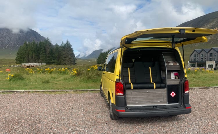 Sunny – Luxuriöser VW-Campervan zu vermieten. Sitz in Glasgow, Schottland. 