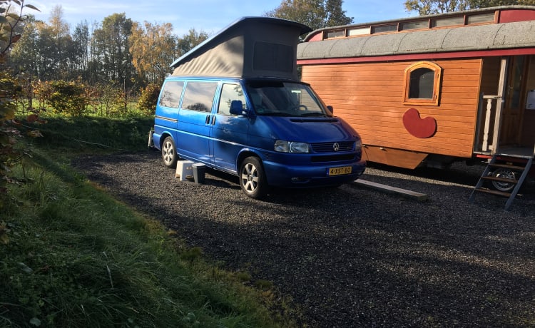 The Blue Diamond – Volkswagen T4 | Diamant Bleu | Centrale 2.5TDI - 115HP 2 à 4 personnes