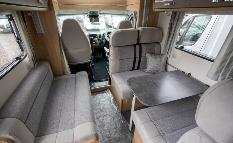 Luxury for two, comfort for 4, cosy for 6;  a lovely nearly new  Motorhome,