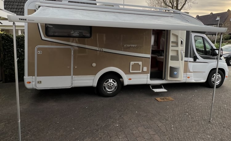 Esprit – 2p Dethleffs half-integraal camper uit 2014