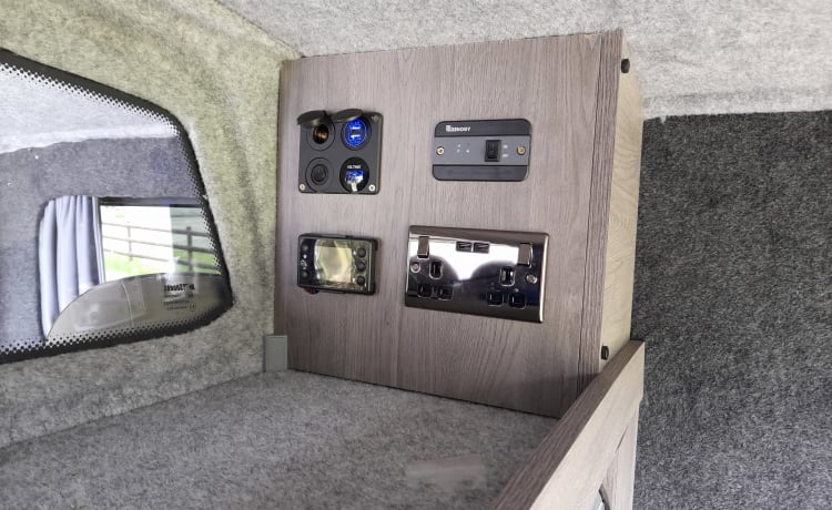 6 seater camping van 6 berth  rooftop camping van