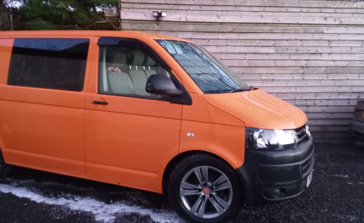 Wee Orange – VW T5 Orange Campervan - Laten we gaan toeren!