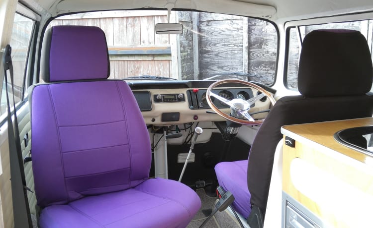 BarnaBus – T2 CamperVan Hire