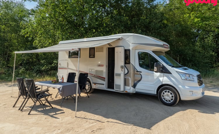 Challenger! – Camping-car spacieux, moderne et luxueux avec 4 couchages fixes - Garage XL