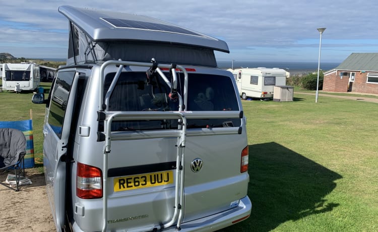 Vanessa  – VW T5.1 4 Berth Pop Top camper van 