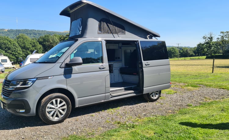 Valerie – VW T6 2021 Gloednieuwe camperconversie