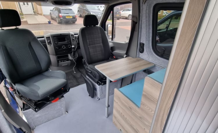 Ronnie – Fully Off-Grid Mercedes High Top (MWB) with heating, toilet & shower