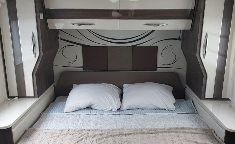 Horvathshouseonwheels – LUXURY Family Mobilhome con 5 posti letto completi!