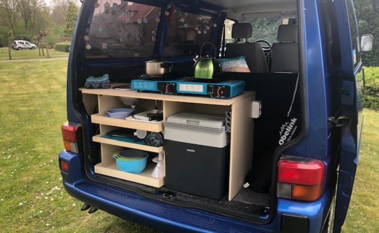 Waves – Waves - Cozy and robust VW T4 campervan