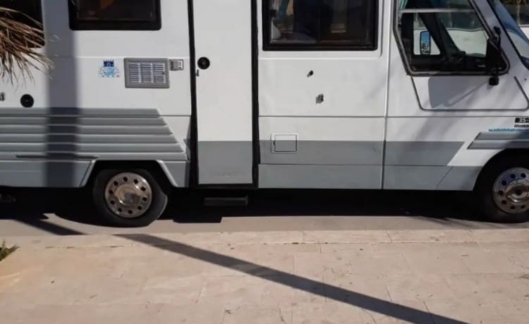 Camper 7 posti dotato di ogni comfort 