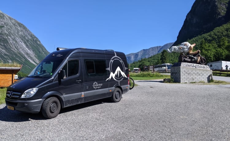 Mercedes Open Road adventure – Abenteuer-Automatikbus-Wohnmobil EXTRA LANGES BETT