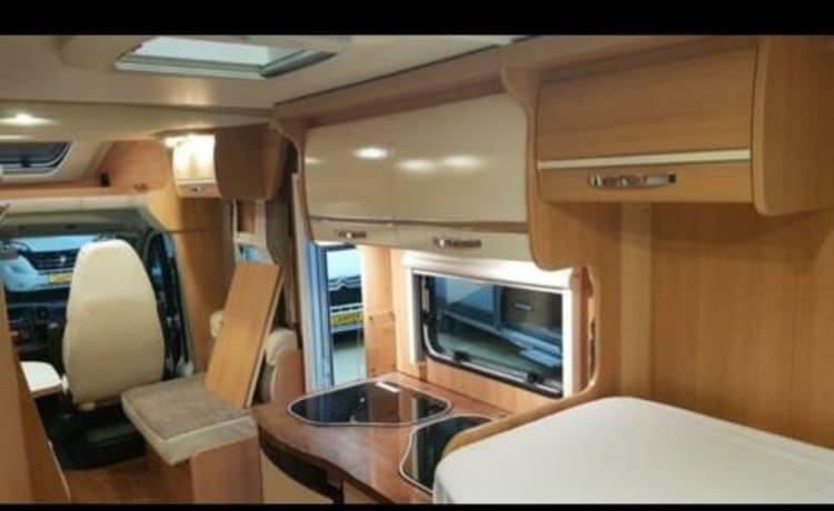 Beautiful spacious comfortable fine fully equipped 4 person camper