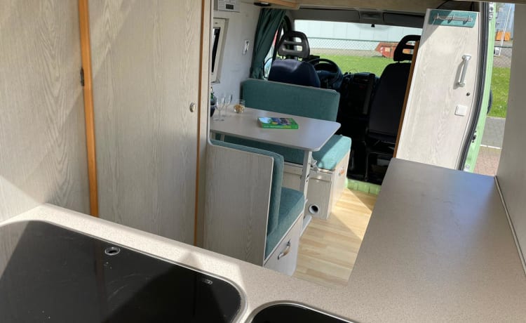 Tipo J Bellissimo camper familiare con tutte le guarnizioni