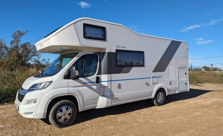 6p recente familie camper uit 2021 - Sun Living alcove