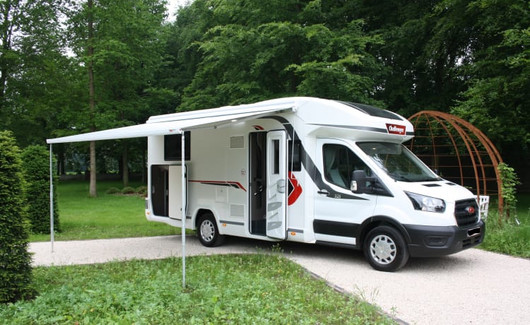 Nouveau Mobilhome avec lit KING SIZE.