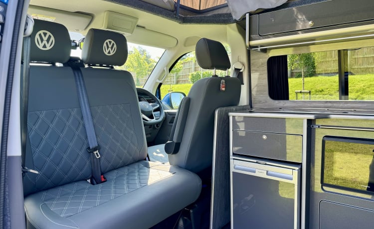 Ruby – 4-persoons Volkswagen campervan uit 2023