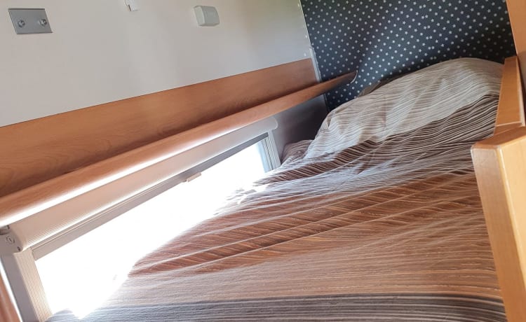 Truus ons vakantiehuus – Ruime familiecamper Fiat ducato 