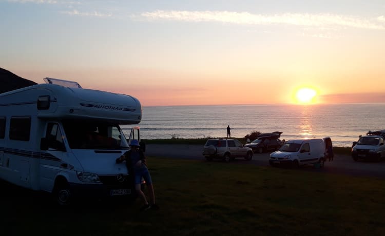 SUXi – SUXi - iMotorhome  and Off Grid Glamping