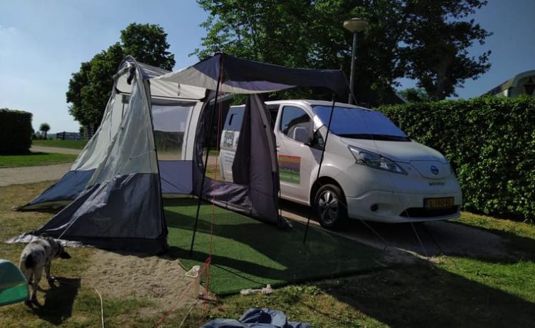 6 personnes E-camper Nissan ENV200 Elektrische compact buscamper