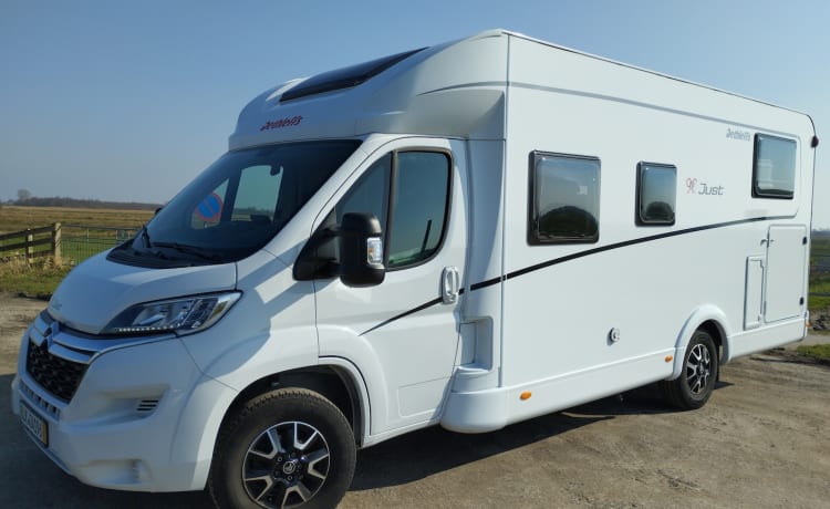 Beautiful Dethleffs semi-integrated camper