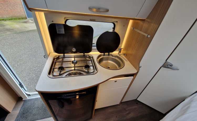 Carado T135 (2) - Compacte en luxe 2 persoons camper