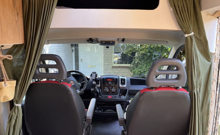 Haast kan de klere krijgen – Camping-car confortable en bus Fiat pour 2 personnes