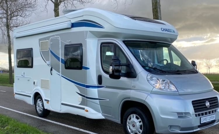 Luxe,ruime en compleet ingerichte 4 pers. camper.