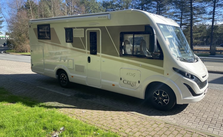 McLouis Carat 873 - Model 2023 - Volledig Uitgerust - 6 Personen