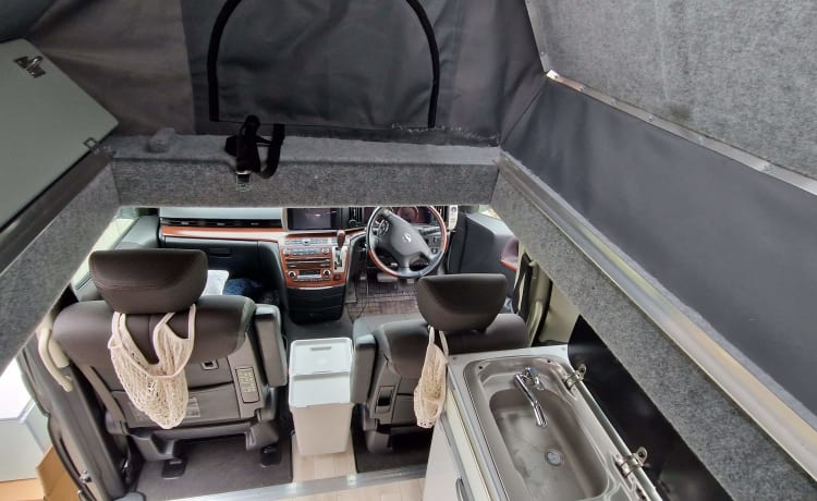 El – Camper Nissan Elgrand 2/3 posti letto con tetto apribile