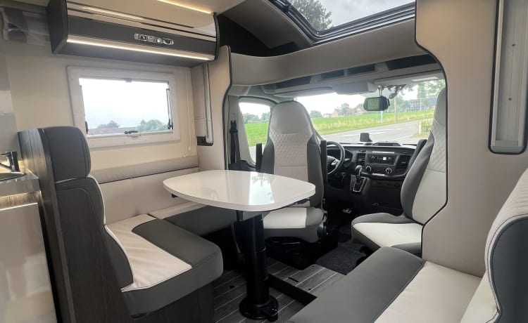 Loft On Wheels 2.0 – Brandneuer automatischer Camper für 5 Personen