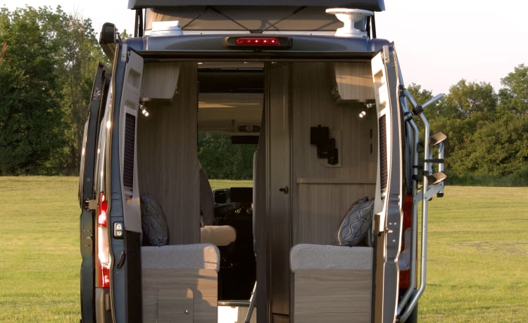 Ziggy – ZIGGY- Gloednieuwe automatische Elddis GTV80 camper voor zelfverhuur