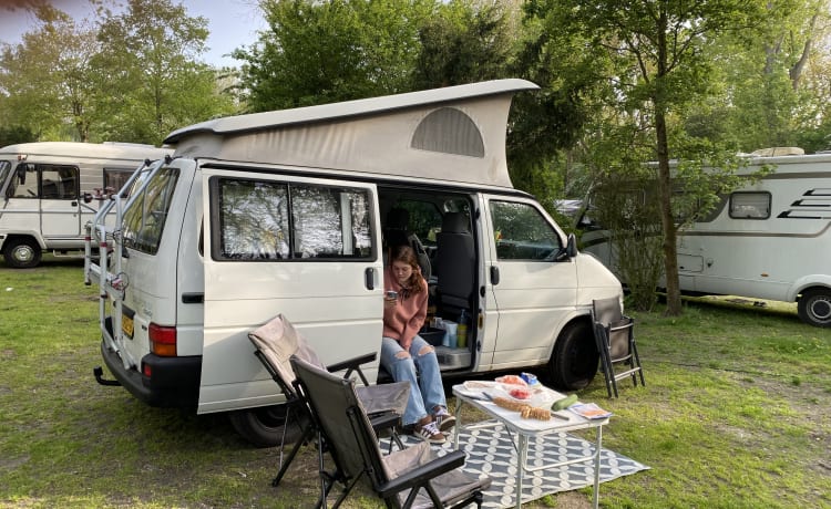 Heerlijke California VW camper T4, 4 pers met airco, toilet en airfryer