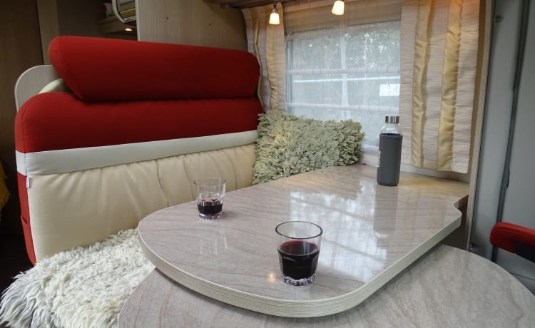 Moonlight – Heerlijk comfortabele Bürstner half-integraal camper