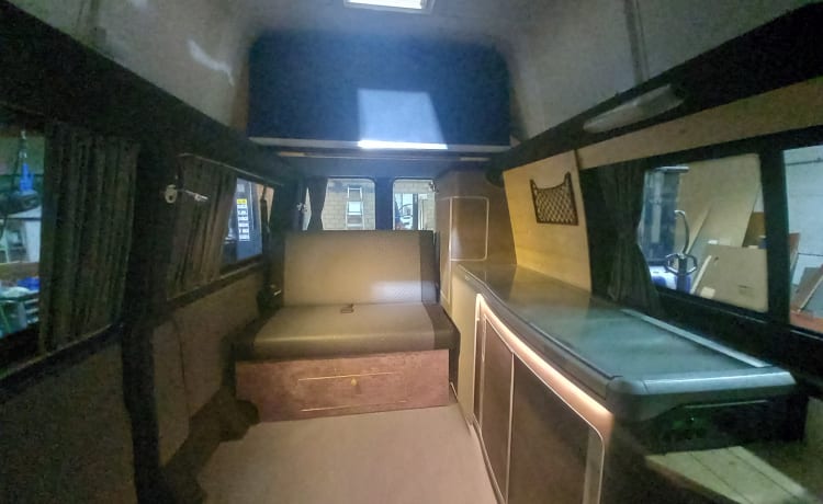 Harry – LUXURY 5p Volkswagen SUNLINER XL bus camper, built-in 2023!