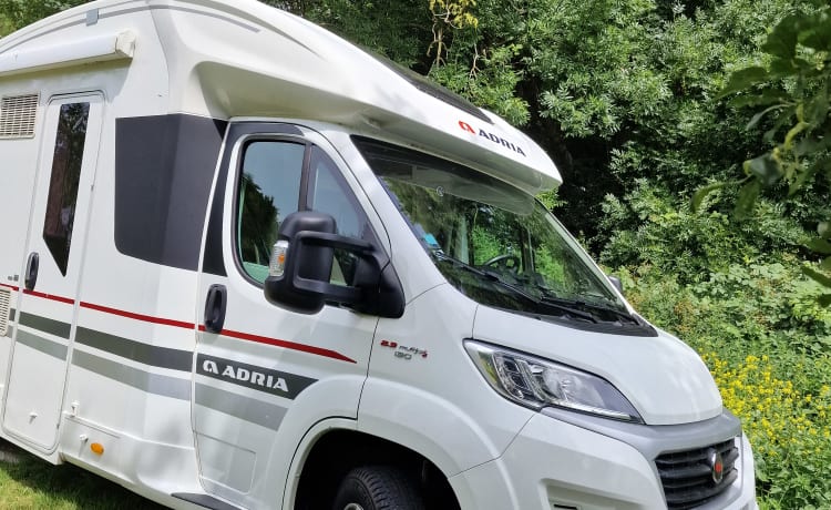 5p Adria Matrix 670SL semi-intégré de 2017