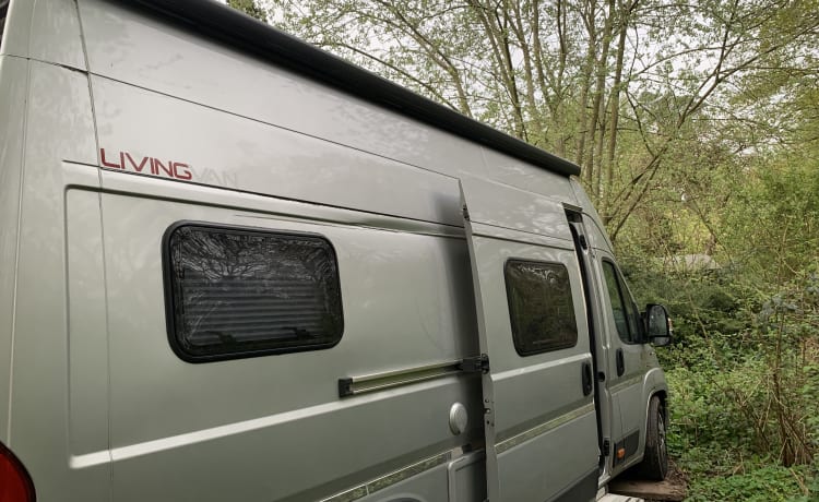 Dreamer – 5 berth Fiat Ducato camper van