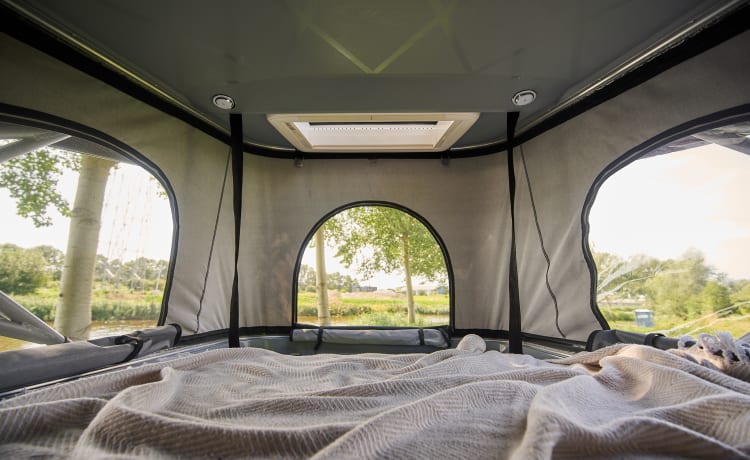 - voor de uitslapers – Modular bus camper with lifting roof for 4 people