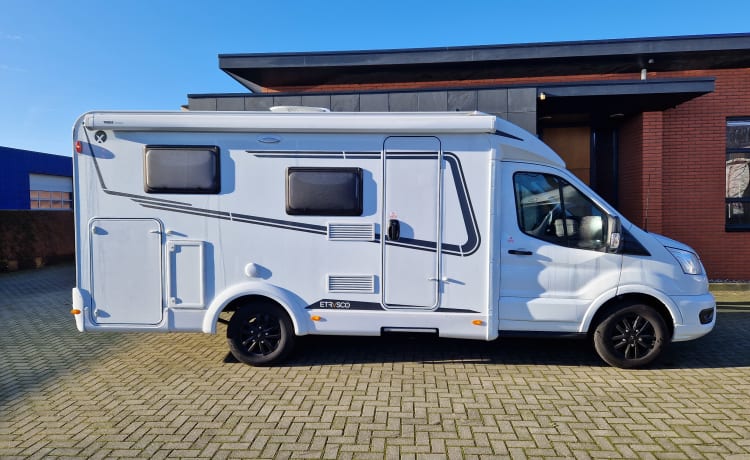  Etrusco V6.6 Van Automaat - Wendbare en complete camper